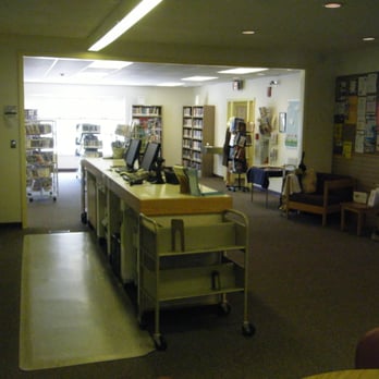 Cranston Public Library - Oak Lawn Branch - Lots of space. - Libraries Near Me - Cranston, Rhode Island