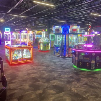 Supercharged Entertainment - Go Karts Near Me - Edison, New Jersey