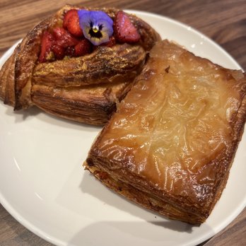 Daisies - Pizza puff. Strawberry and rhubarb danish - Pasta Shops Near Me - Chicago, Illinois Daisies - Pizza puff. Strawberry and rhubarb danish - Pasta Shops Near Me - Chicago, Illinois