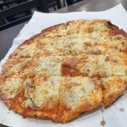 Little's Bar and Grill - German pizza - Canadian bacon , Sauerkraut Pizza