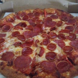 Pepperoni magnifico! Yum!! Love that old world pepperoni, crispy edges! Pepperoni magnifico! Yum!! Love that old world pepperoni, crispy edges!