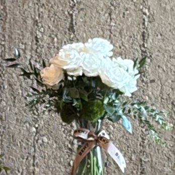 Ben's Flower Shop - Flower arrangement - Floral Designers Near Me Ben's Flower Shop - Flower arrangement - Floral Designers Near Me