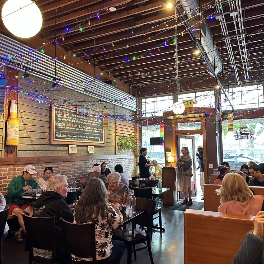 Pestle Rock - Dining area - Thai Near Me - Seattle, Washington