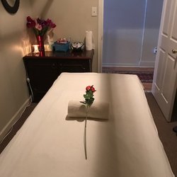 Grace Massage - Beautiful, Peaceful, Relaxing massage room. Come and maintain not only muscle health but peace of mind!