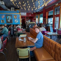 MartAnne's - Inside