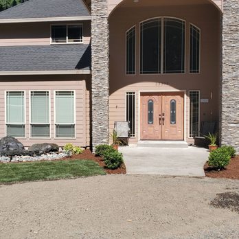 Luong's Landscaping - the front entrance of a home - Landscaping Near Me Luong's Landscaping - the front entrance of a home - Landscaping Near Me