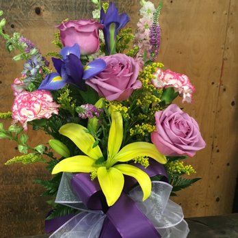 Belle's Lodi Flower Shop - Floral arrangement - Florists Near Me - Lodi, California