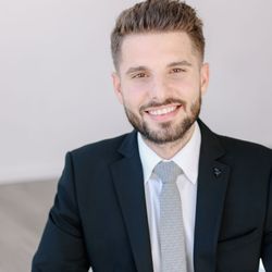 Modern Realty - Richard Brazovan is a Residential & Commercial Real Estate Agent located in Portland, OR