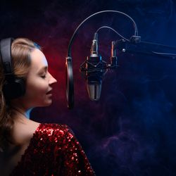 Ravinia Tutors - Learn to sing the songs you love, sounding better than ever before! Improve your singing technique guided by a trained, experienced singer.