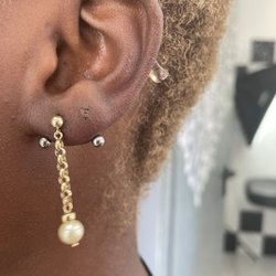 Gotika - Ear piercing