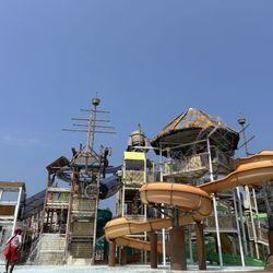 Six Flags Hurricane Harbor - Skull Island