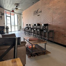 Home Made Bakery & Co - Seating
