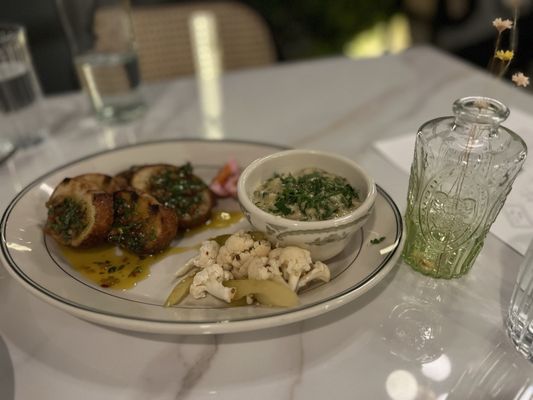 Verde Restaurant by null