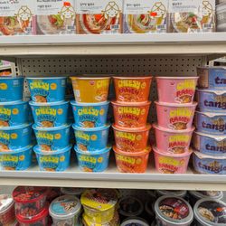 Lotte Oriental Foods & Gifts - Cheesy ramen