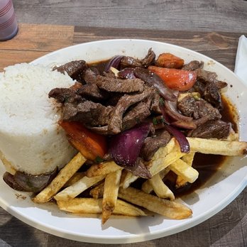 Se Salio el Pollo 2 - Pepper Steak strips with fries and white rice - Peruvian Near Me - Roselle Park, New Jersey Se Salio el Pollo 2 - Pepper Steak strips with fries and white rice - Peruvian Near Me - Roselle Park, New Jersey