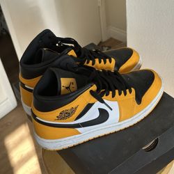 Sneaker Hustle - Condition of the shoe they call "cooked"