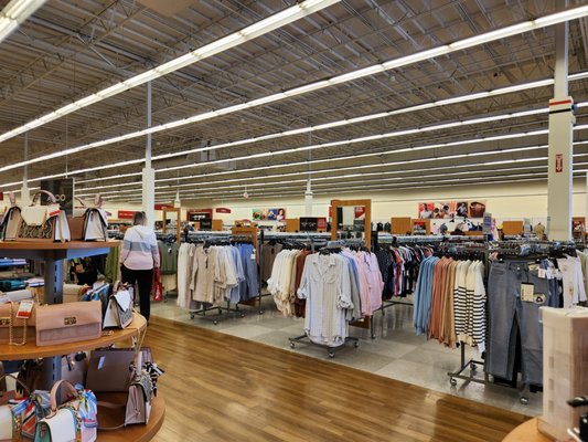 TJ MAXX - Updated January 2026 - 31 Photos & 44 Reviews - 2465 E Palm