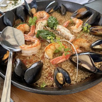 Level 6 - Paella to share. - Lounges Near Me - Miami, Florida Level 6 - Paella to share. - Lounges Near Me - Miami, Florida