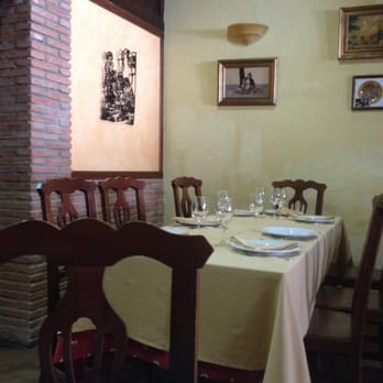 Alcazar - Seating - Landmarks & Historical Buildings Near Me - Jerez de la Frontera, California