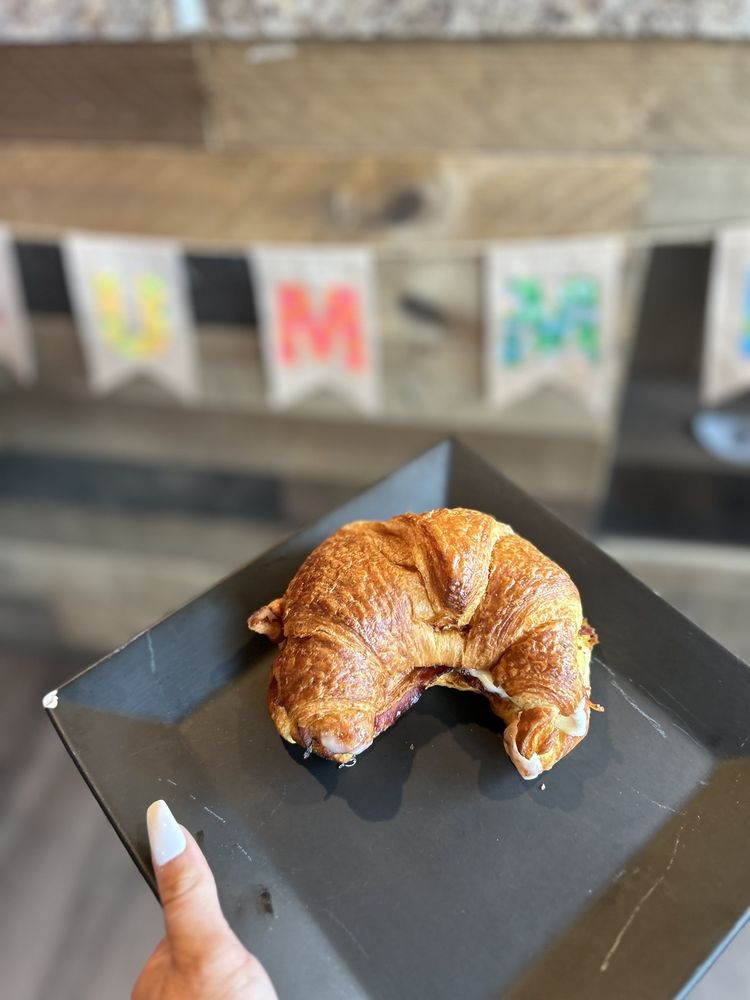 THE ROASTED BEAN Updated October 2024 149 Photos & 69 Reviews 934