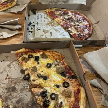 Blaze Pizza - Both pizzas taste so good. - Salad Near Me - Torrance, California Blaze Pizza - Both pizzas taste so good. - Salad Near Me - Torrance, California