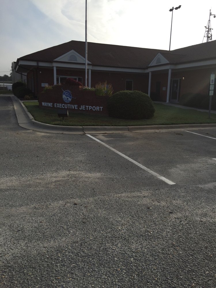 GOLDSBOROWAYNE MUNICIPAL AIRPORT Updated August 2024 240 Aviation