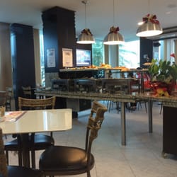 Della Nonna Pães e Doces - Breakfast buffet