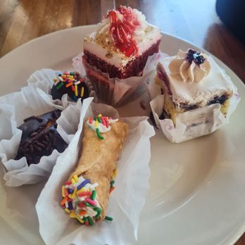 Whale Harbor Restaurant & Seafood Buffet - Seafood Near Me - Islamorada, Florida