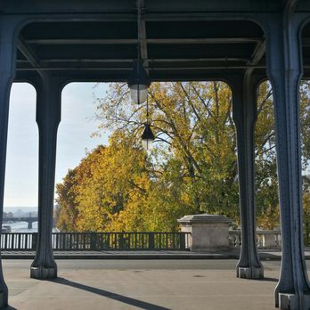 Pont de Bir-Hakeim - L'automne - Hotels & Travel Near Me - Paris, 75