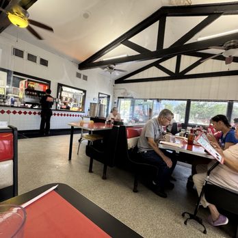 Dan's Hamburgers - Austin - Vibe! - Burgers Near Me - Austin, Texas Dan's Hamburgers - Austin - Vibe! - Burgers Near Me - Austin, Texas