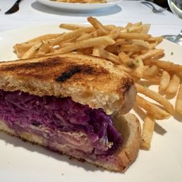 Grilled tuna steak sandwich with wasabi aioli