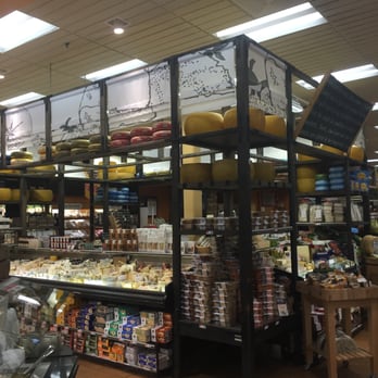 Roche Bros. - Wellesley - Wellesley Roche Bros. -- Linden Square : 188 Linden Street, Wellesley Interior - Grocery Near Me - Wellesley, Massachusetts Roche Bros. - Wellesley - Wellesley Roche Bros. -- Linden Square : 188 Linden Street, Wellesley Interior - Grocery Near Me - Wellesley, Massachusetts