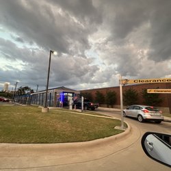 Express Auto Wash - Around 8:30 pm and still a line. 5 in front of me. But it's quick.