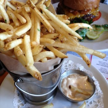 Simmzy's - Shoestring fries - American Near Me - Manhattan Beach, California