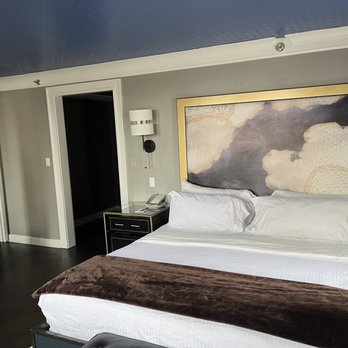 The Goodwin Hotel - King suit bedroom - Hotels Near Me - Hartford, Connecticut The Goodwin Hotel - King suit bedroom - Hotels Near Me - Hartford, Connecticut