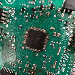 L A R Service Center - Control board. Micro processor. Corroded