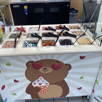 Yogurt Bear - Topping bar - Ice Cream & Frozen Yogurt Near Me - Santa Ana, California Yogurt Bear - Topping bar - Ice Cream & Frozen Yogurt Near Me - Santa Ana, California