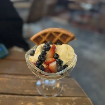 Awesome Coffee - Waffle affogato - Ice Cream & Frozen Yogurt Near Me - Los Angeles, California Awesome Coffee - Waffle affogato - Ice Cream & Frozen Yogurt Near Me - Los Angeles, California