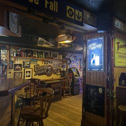 Tommy's Neighbourhood Pub