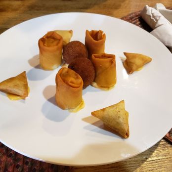 Red Pepper Diner - Assorted appetizer - Sri Lankan Near Me - Beacon, New York Red Pepper Diner - Assorted appetizer - Sri Lankan Near Me - Beacon, New York