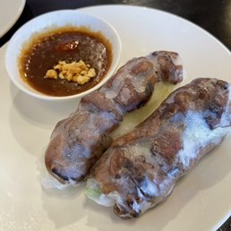 Grilled pork spring rolls