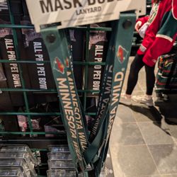 The Hockey Lodge - Mask buddy