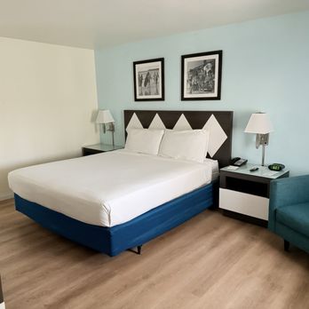 Kings Inn San Diego - Nice clean large room - San Diego, CA
