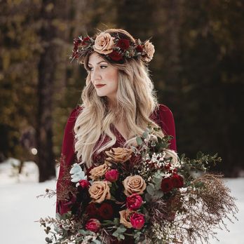 Songbird Floristry - Robyn created the flower crown and this beautiful bouquet for an elopement styled event - Florists Near Me Songbird Floristry - Robyn created the flower crown and this beautiful bouquet for an elopement styled event - Florists Near Me