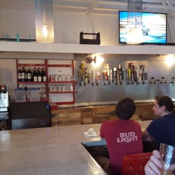 PaveMint Taphouse and Grill - Bar