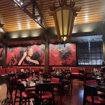 P.F. Chang's - Asian Fusion Near Me - Bakersfield, California