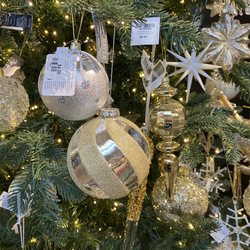 Al's Garden & Home - And more ornaments