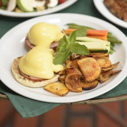 Eggs Benedict Arnold