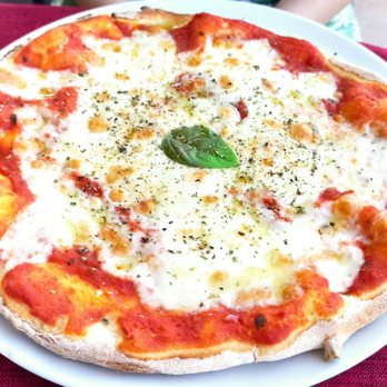 Piccola Roma - Pizza Margherita - Italian Near Me - Niedernhausen, HE Piccola Roma - Pizza Margherita - Italian Near Me - Niedernhausen, HE