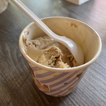 Twain Harte Creamery - My $6 single scoop was the same size as kids scoop but just cost more. Literally a couple spoonfuls and I was done. - Ice Cream & Frozen Yogurt Near Me - Twain Harte, California Twain Harte Creamery - My $6 single scoop was the same size as kids scoop but just cost more. Literally a couple spoonfuls and I was done. - Ice Cream & Frozen Yogurt Near Me - Twain Harte, California
